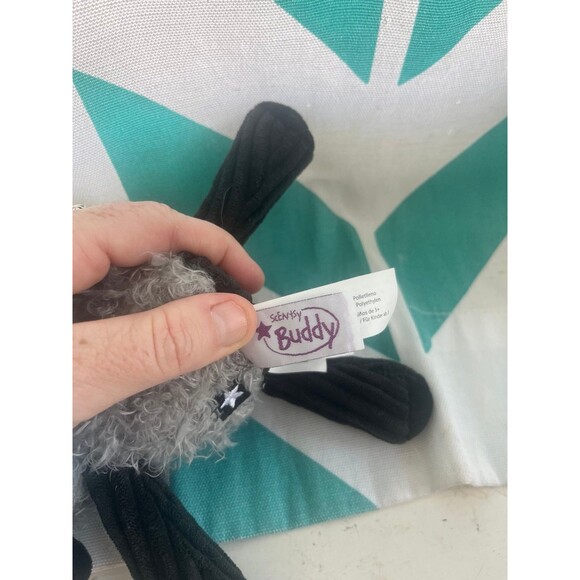 Scentsy Lulu The Lamb buddy Clip Scented - Picture 3 of 3